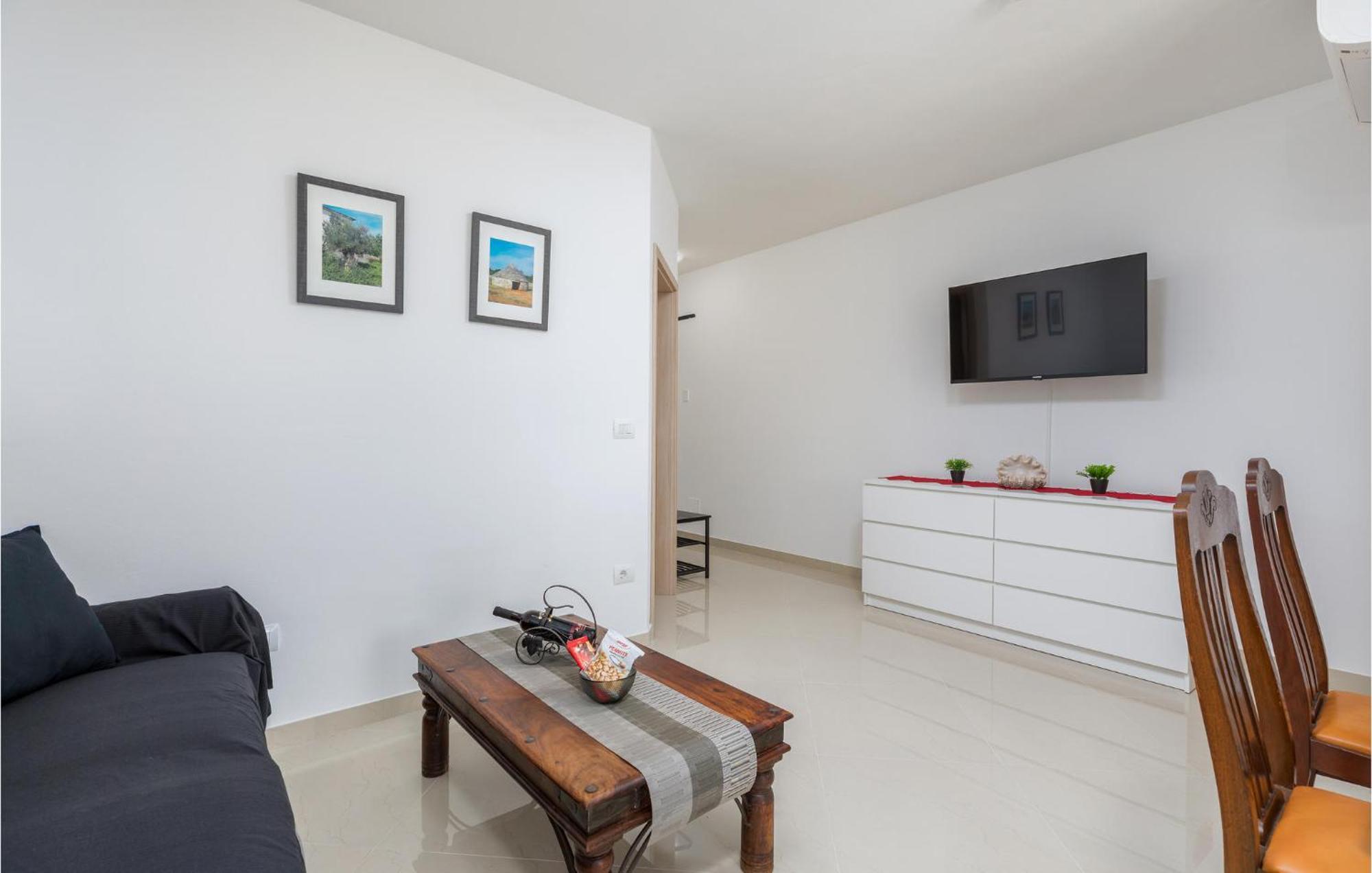 1 Bedroom Cozy Apartment In Barbariga Εξωτερικό φωτογραφία