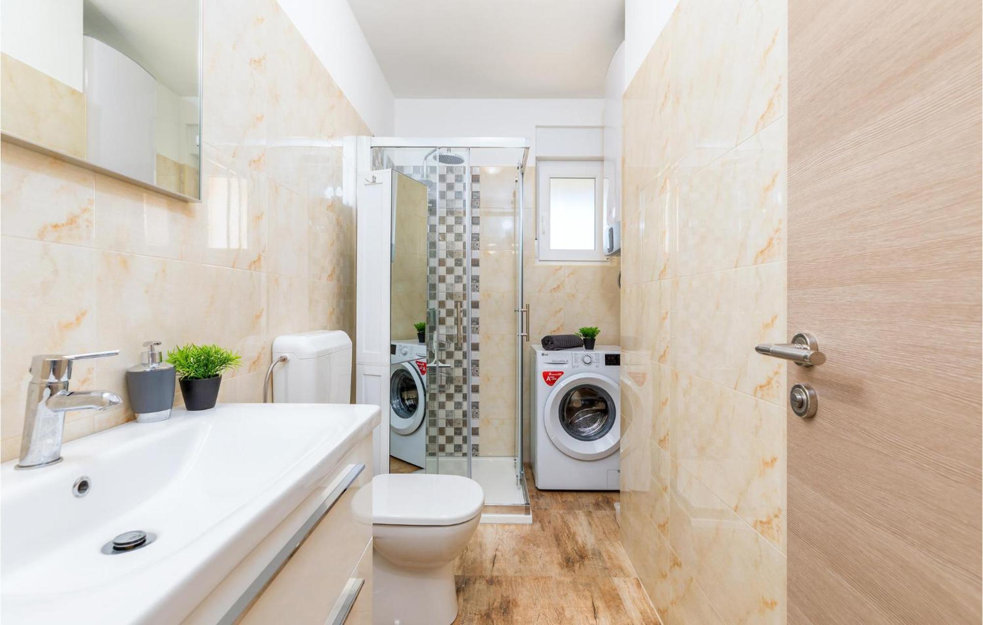 1 Bedroom Cozy Apartment In Barbariga Εξωτερικό φωτογραφία
